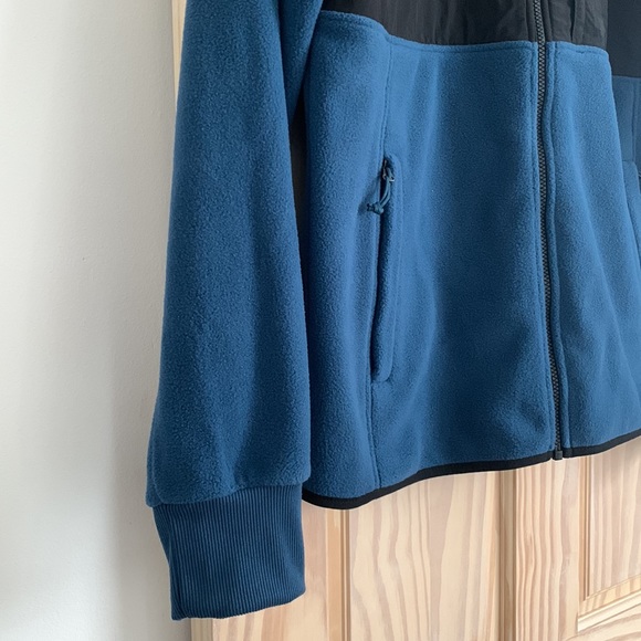 Never Worn North Face Jacket - Men’s Medium - Picture 2 of 5